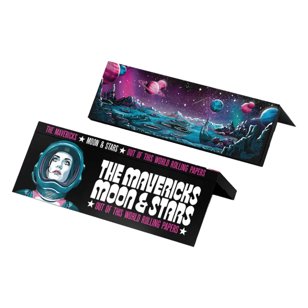 Rolling papers featuring space-themed artwork and ’The Mavericks Moon & Stars’ branding.